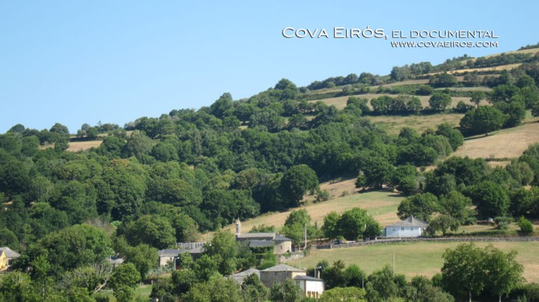 Vistas del valle de la aldea de Cancelo, en Triacastela, donde se encuentra Cova Eirós