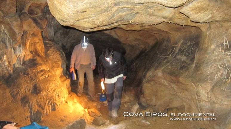 Ramón Villas, experto en pintura del paleolítico, llega a Cova Eirós para apoyar el análisis del arte rupestre